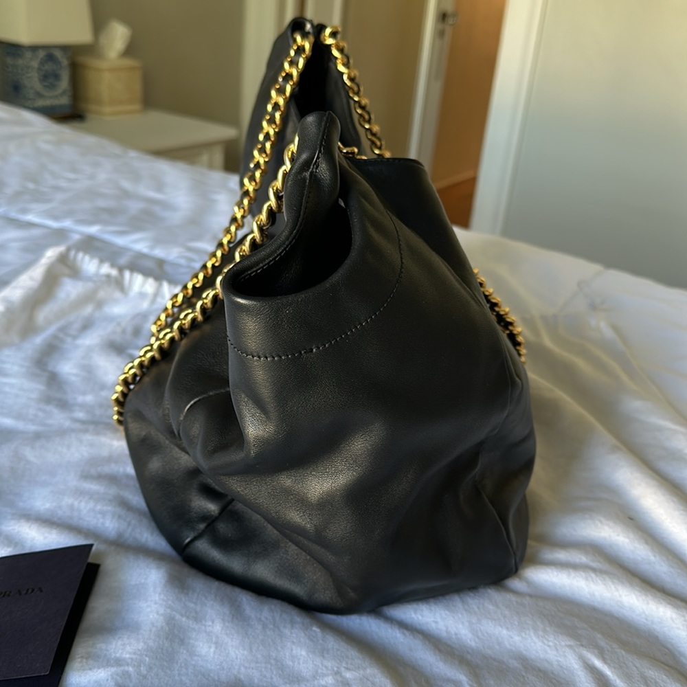 PRADA large leather bag with gold chain - Picture 9 of 12